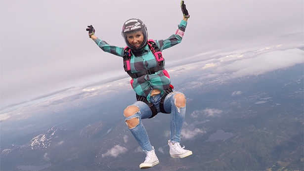 Nyhetsklipp: Instagram- kjendis deltok på fallskjerm-arrangement - 24/7-2019