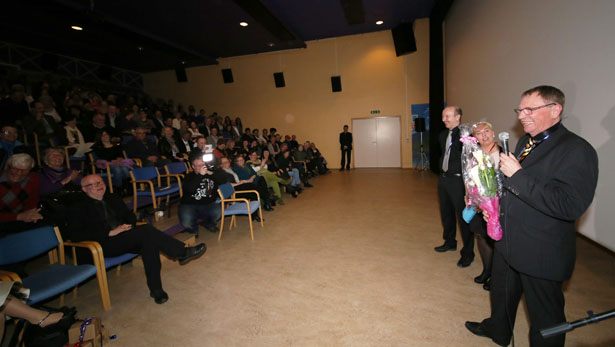 Nyhetsklipp: Før- premiere på "SvovelPetra" 20/04-2013 Nyhetsklipp: Før- premiere på "SvovelPetra" 20/04-2013
